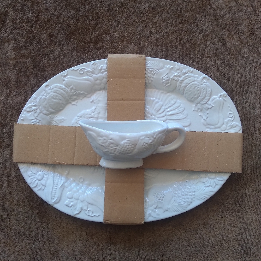 White Embossed Turkey Platter and Gravy Boat Set